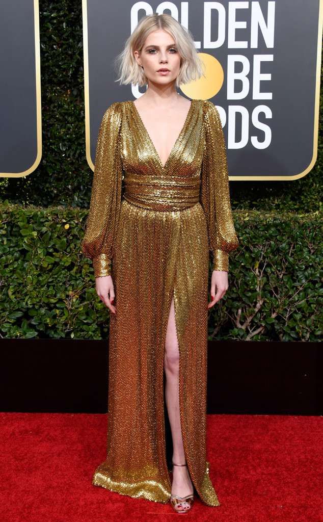 rs_634x1024-190106152029-634-2019-golden-globes-red-carpet-fashions-Lucy-Boynton