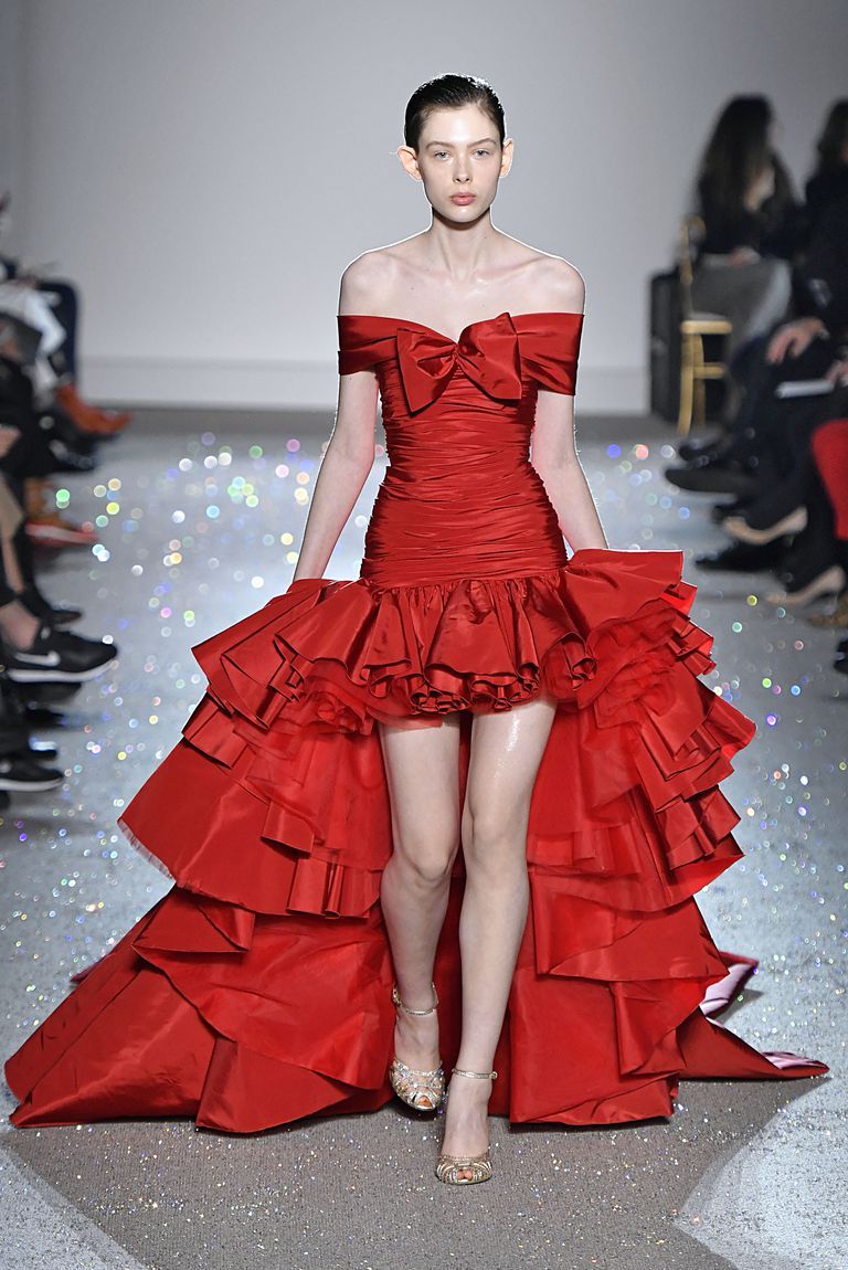 model-walks-the-runway-during-the-giambattista-valli-haute-news-photo-1097580574-1548193128