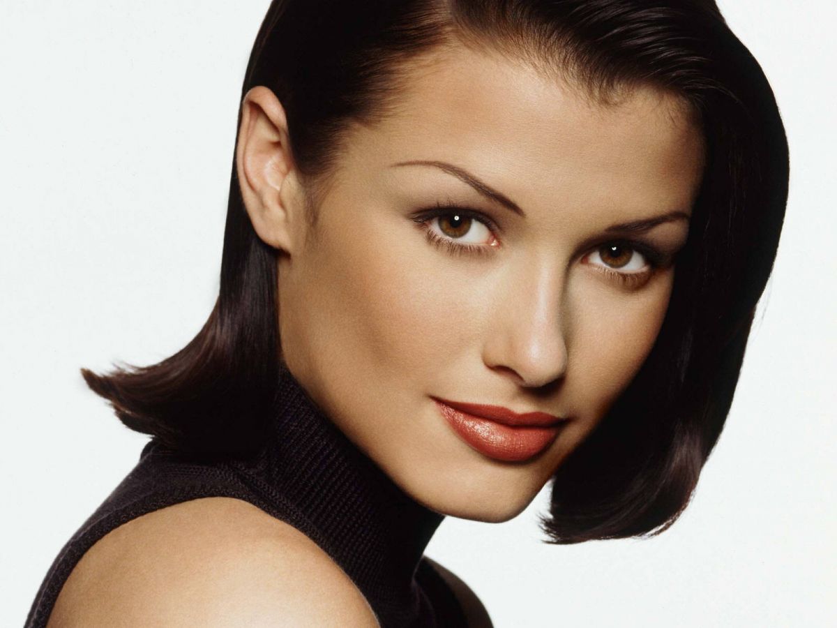 girls-Bridget_Moynahan_010_1600x1200