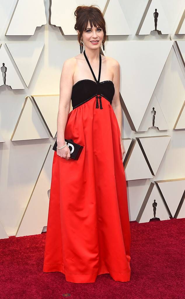 rs_634x1024-190224164310-634.zooey-deschanel-2019-oscar-academy-awards-red-carpet-fashions.ct.022419