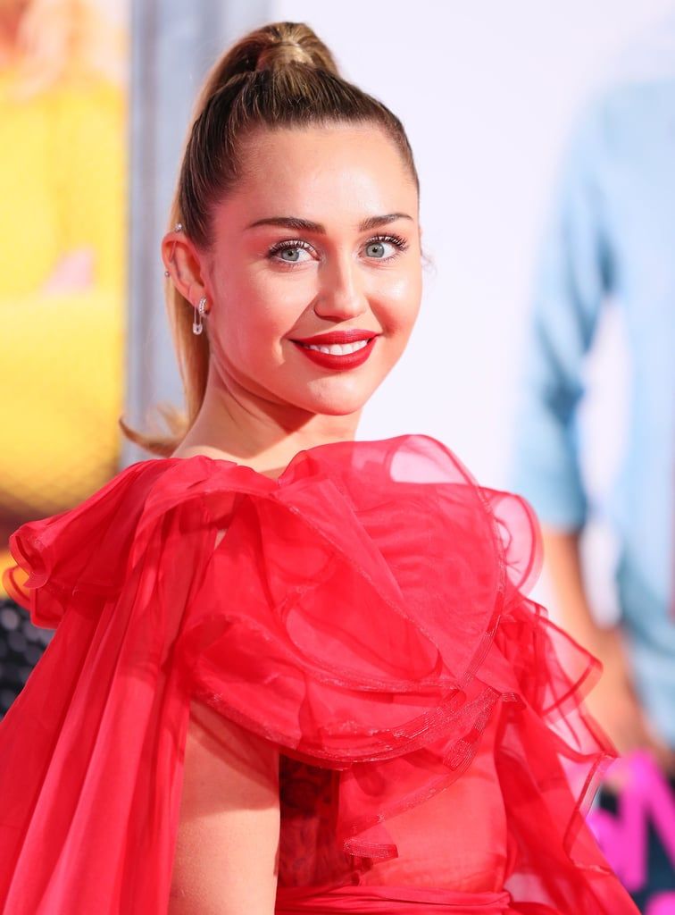 Miley-Cyrus-Isnt-Romantic-Premiere-Pictures