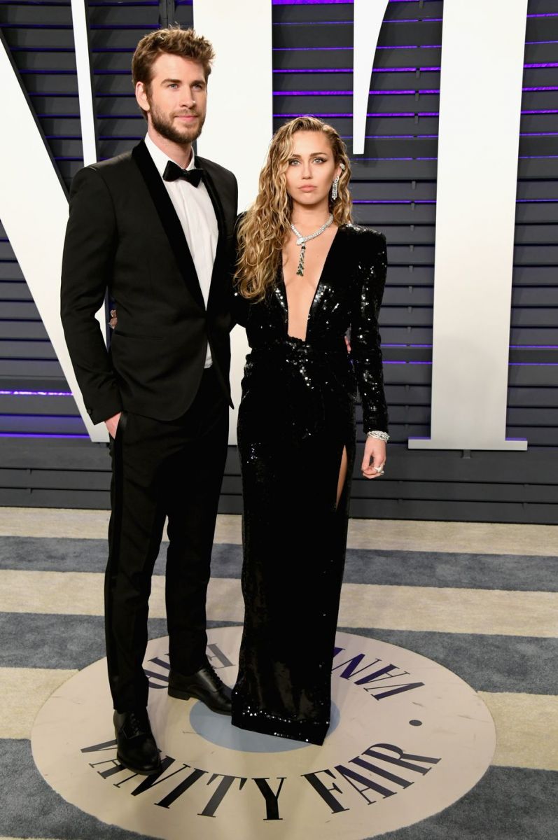 liam-hemsworth-and-miley-cyrus-attend-the-2019-vanity-fair-news-photo-1127235834-1551073645