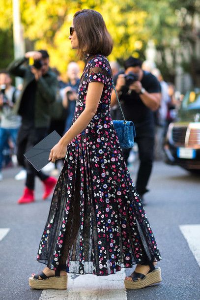 1w0thy-l-610x610-dress-fashion+week+street+style-fashion+week+2016-milan+fashion+week+2016-fashion+week-floral+maxi+dress-maxi+dress-floral+dress-sandals-flat+sandals-platform+sandals-black+sandals