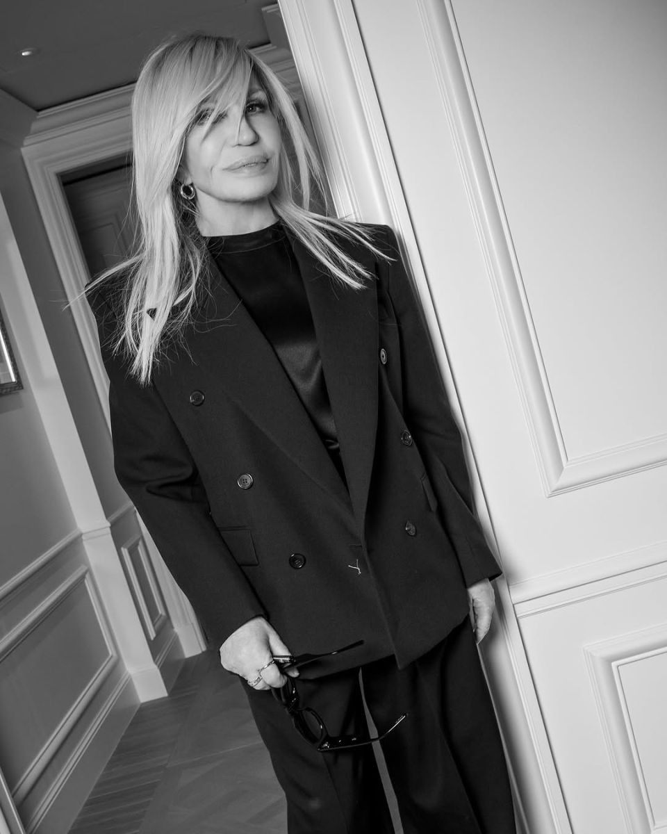 Τέλος εποχής για τον Οίκο Versace: Αποχωρεί η Donatella, ποιος αναλαμβάνει